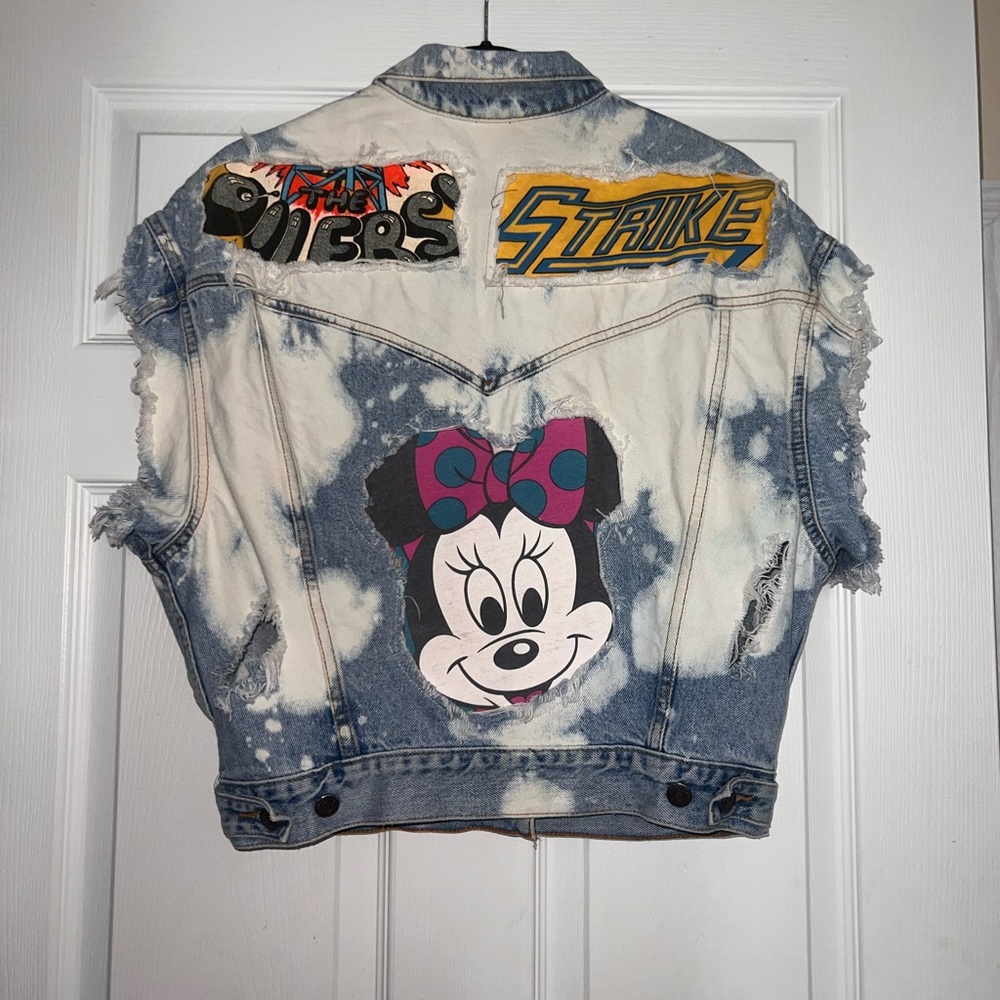Vintage Levi's Denim Vest
Disney Minnie Mouse